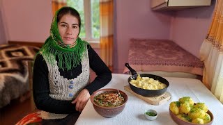 : THE WOMAN LIVES ALONE IN THE MOUNTAINS! Cooking Cabbage Soup