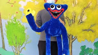 Giant Huggy Wuggy Plush Review 2021 - Big Poppy Playtime Toy