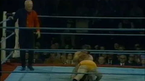 World Of Sport - Bobby Ryan vs Maurice Hunter pt.1