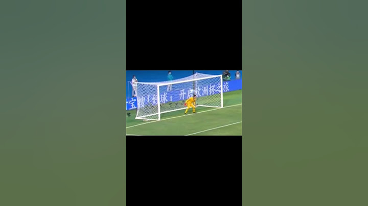 Wojtek Szczęsny vs Hiszpania