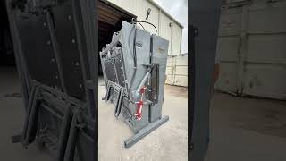 SILENCER Hydraulic Chute Options: De-horner Head Restraint