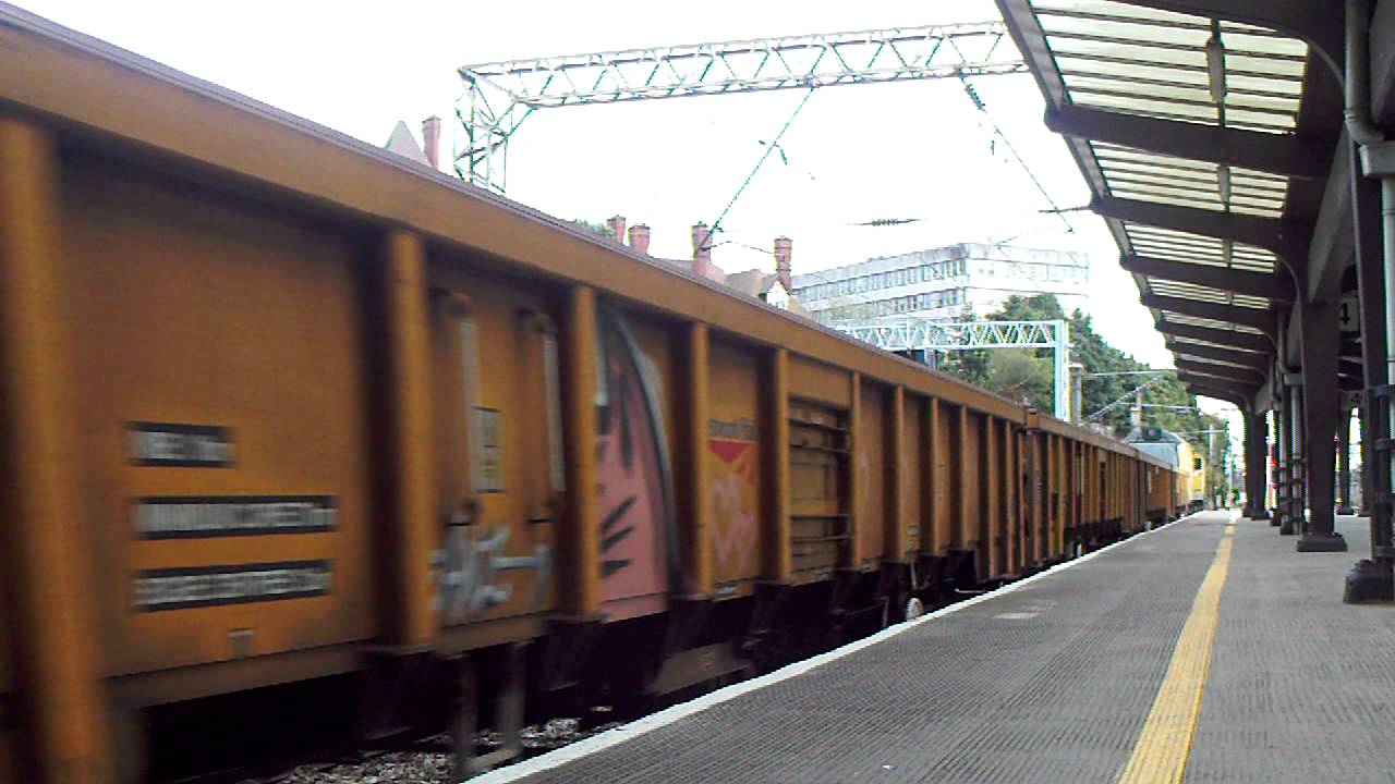 cabinets to go 70011 with 6 tone horn through Preston