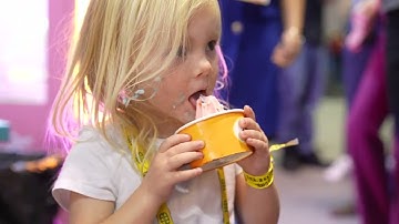 ICE CREAM ROBOT - Making delicious ice cream can be quick, easy, and error-free ! Sweet robo