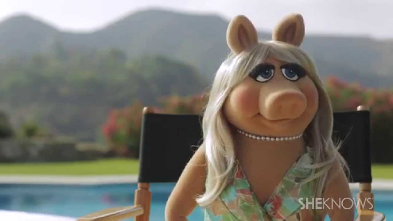 Miss Piggy Talks Being a Diva \u0026 Running for President - Girl Crush