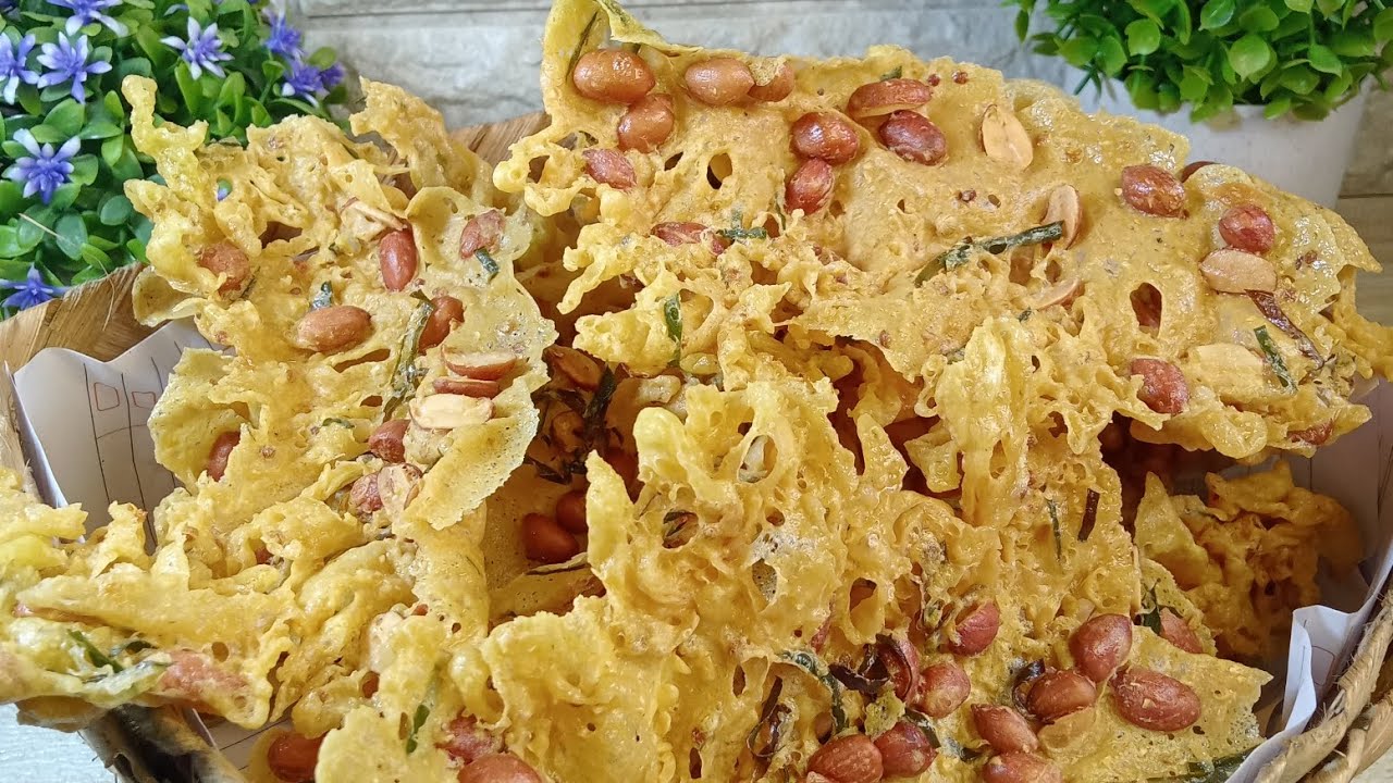 Rempeyek Kacang; kriuk, gurih, renyah gampang bikinnya.