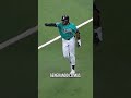 Esteury Ruiz es una amenaza en las bases 🇩🇴⚡🏃🏻 - #mlb