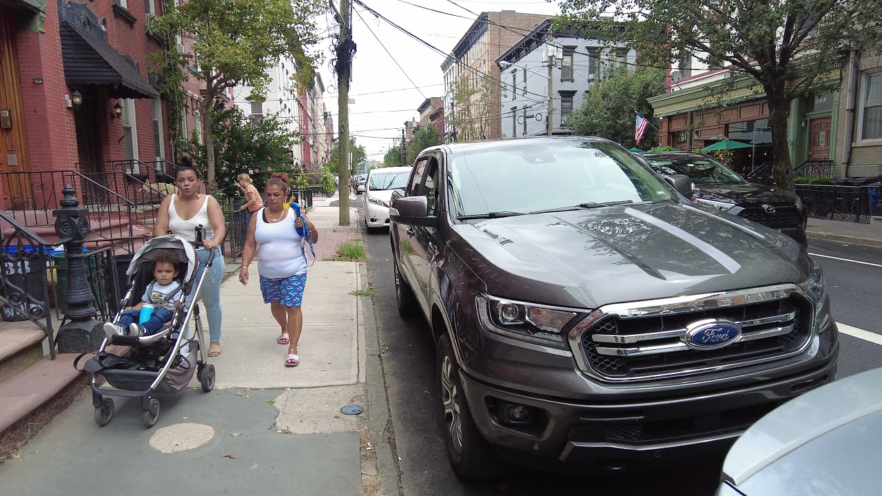 ⁴ᴷ⁶⁰ Walking Hoboken, NJ: Willow Avenue from Church Square Park to 14th Street