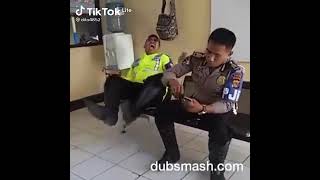 Polisi Kentut Yang Pake Baju Warna Hijou