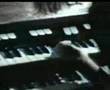 Capture de la vidéo Keith Emerson Stabs Knives In His Hammond-1971