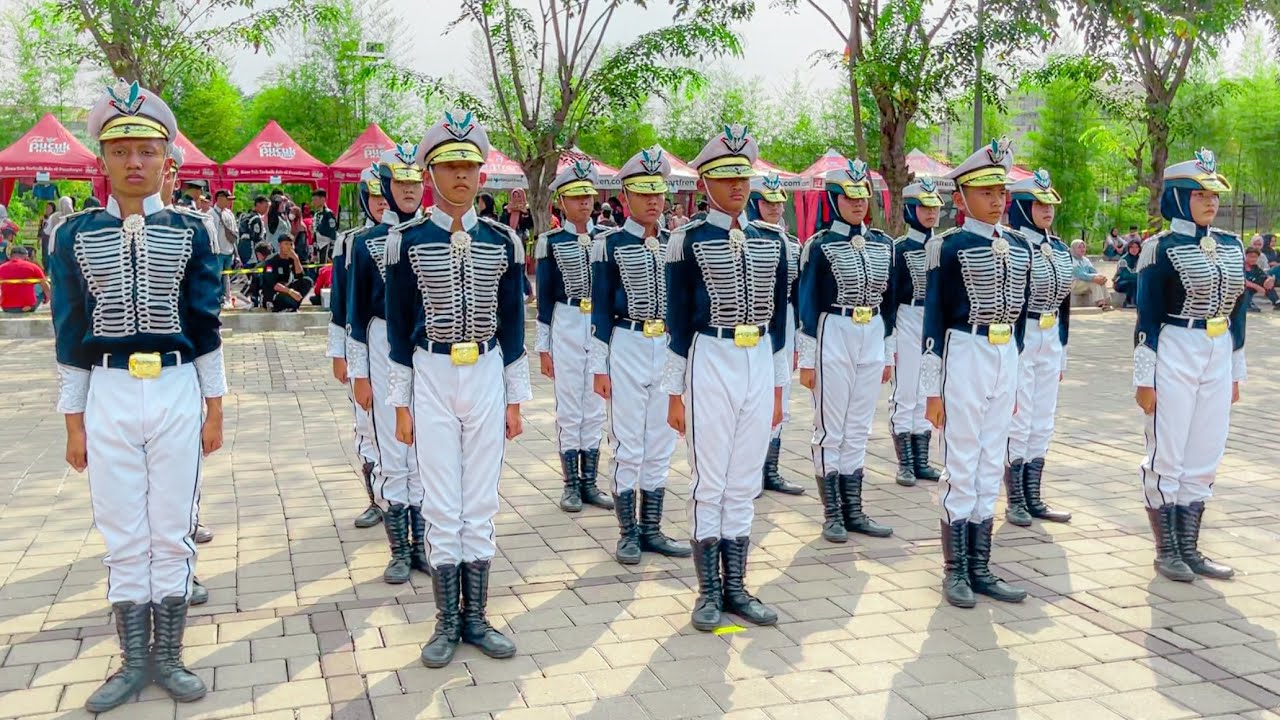 SANG JUARA UMUM! PASKIBRA SMPN 2 CILEUNYI LPBB PARADE BARIS NUSANTARA