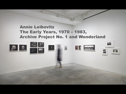 Video: Annie Leibovitz membuka pameran karya-karyanya di Moscow