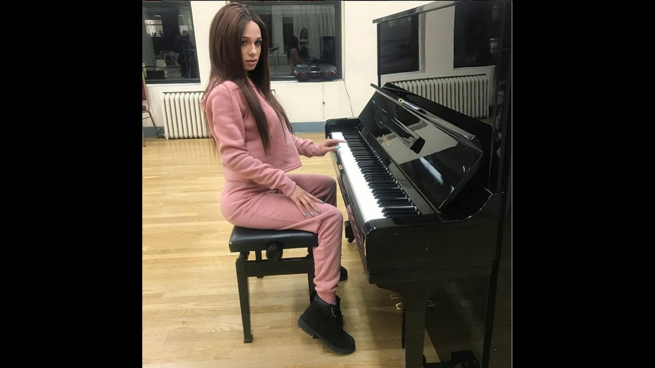 Mariahlynn Is Taking Piano Lessons Hot Lhhny Season 7 Star Is The 