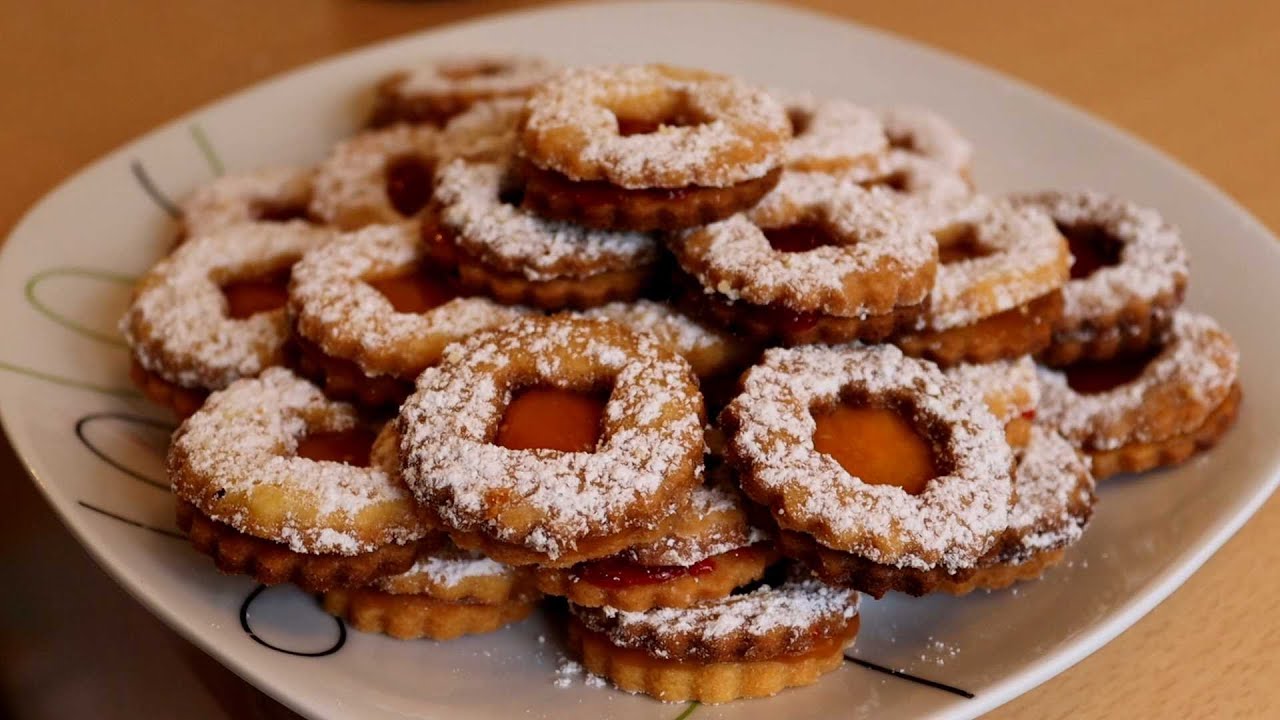 How To Make Christmas Cookies - Linzer Augen - YouTube