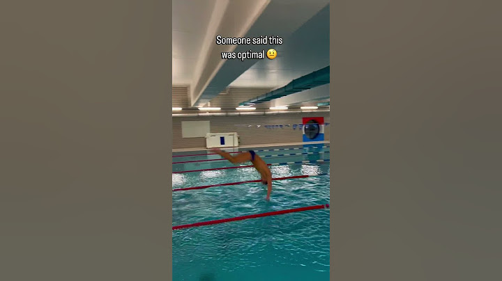 The proper way to swim 🤪 📸: @remi_fabiani on IG