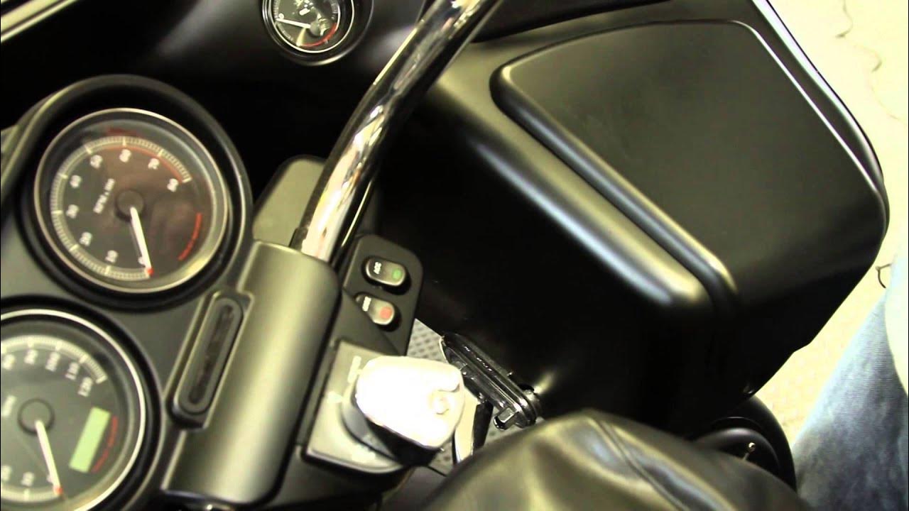 Removing the Fairing on a 2011 HarleyDavidson Road Glide Ultra YouTube