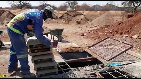 QT4-15 automatic hydraulic standard cement brick making machine in Selebi Phikwe Botswana Zimbabwe