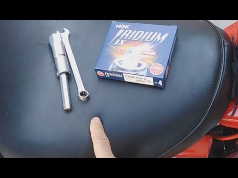 How to replace spark plugs on honda magna vf 750 c - YouTube