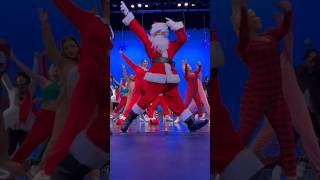 ℳ𝑒𝓇𝓇𝓎 𝒞𝒽𝓇𝒾𝓈𝓉𝓂𝒶𝓈 from Santa, Mrs. Claus and the whole gang here at Artistic Dance Studio