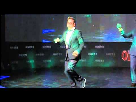 Robert Downey Jr. performs Gangnam Style at "Iron Man 3" World Premiere in Korea