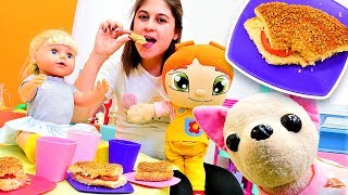 Ayşe Gül, Lili ve Loli için simitten tost yapıyor! Çocuklar için yemek tarifleri!