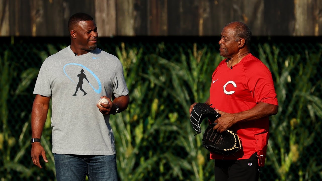 Ken Griffey Jr., Sr. share a catch at 'Field of Dreams' game