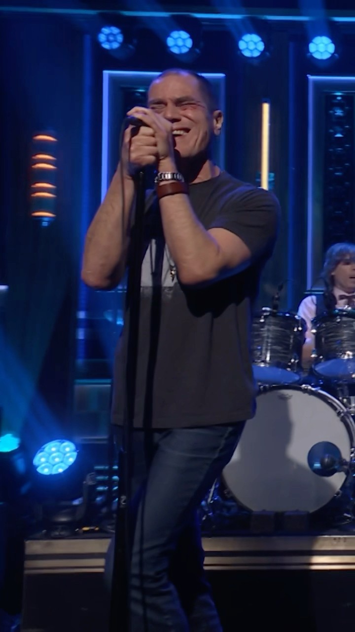 #MichaelShannon and #JasonNarducy perform #REM’s “Driver 8”! #FallonTonight