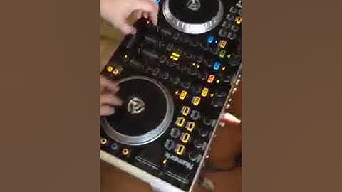 numark N4 - Scratching