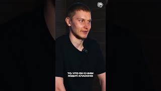 Зачем хоккеисту кнопочный телефон? #хоккей #hockey #Глотов #Трактор #Челябинск #shorts