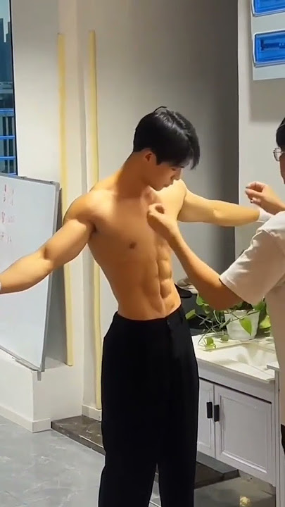 Girl my turn now🤤 #short #shorts #abs #chinese #douyin