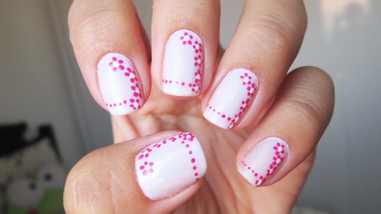 unhas de florzinhas facílimas feitas com palito de dente