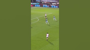 Deze assist 🆚 Ajax 🥵