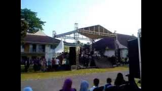 Sheila On 7 - Pemuja Rahasia (in Yogyakarta)