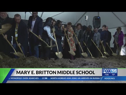 New Lexington middle school gets name