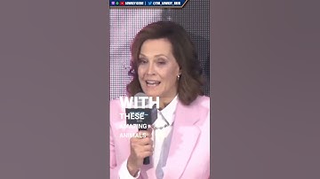 Sigourney Weaver Happy To Be Back In Japan Promoting #avatarthewayofwater | #shorts