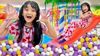 SAMANTHA TRIES THE GIANT SLIDE AND ALL THE OBSTACLES AT SUPER PARK INDONESIA VIRAL HOLIDAY LEBARAN