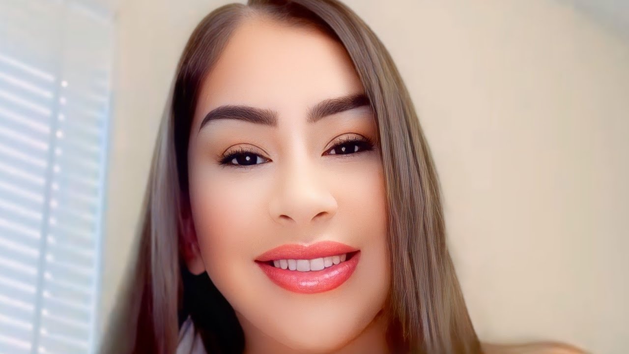 Нена Эллиот: Великолепная модель plus-size с пышными формами, биография, фотосессии и образ жизни.