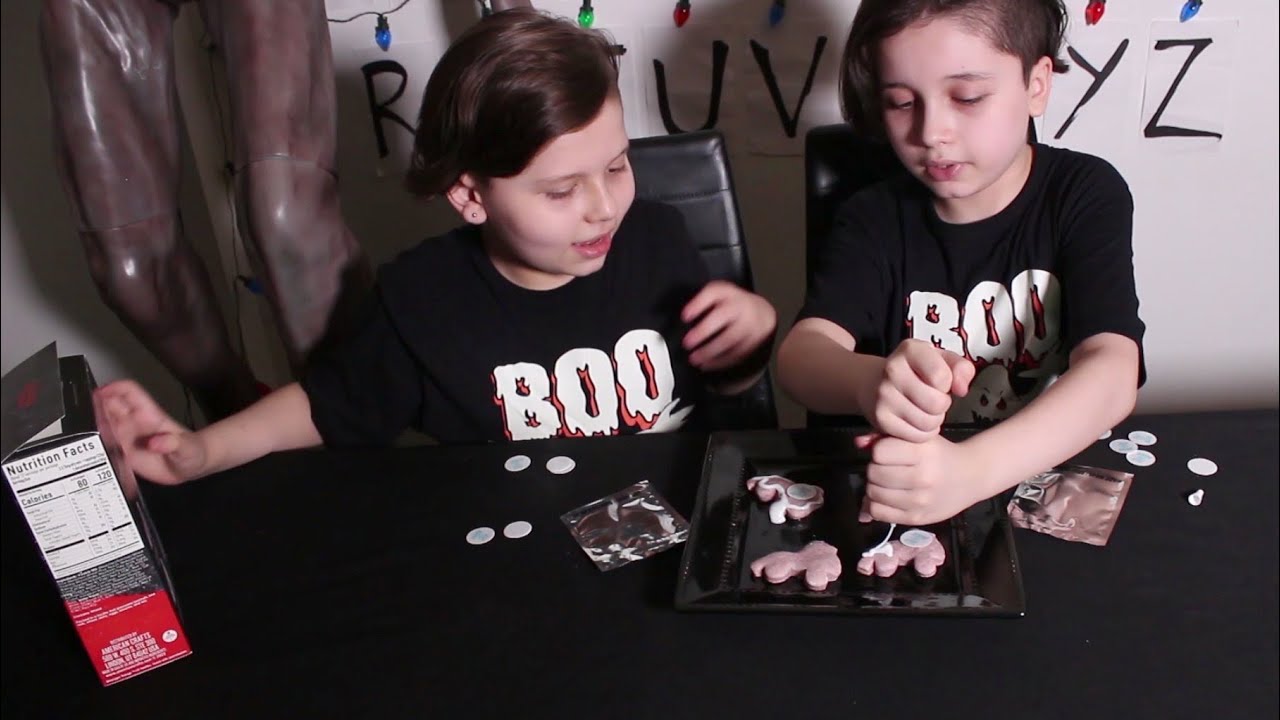 Stranger Things Baking Kits - THE NOVOA TWINS