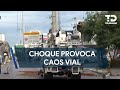 Conductora choca y derriba tres postes en la avenida Nogalar en San Nicolás