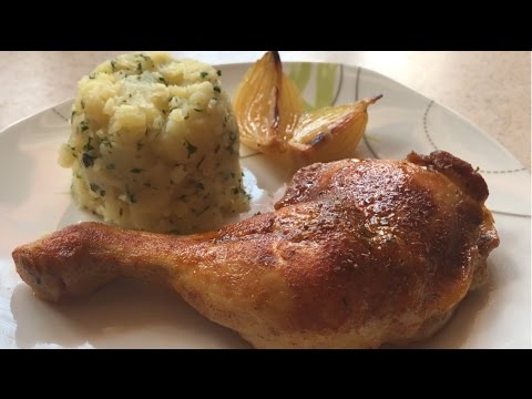 Videó: Hogyan Lehet Csirkecombot Sütni A Sütőben