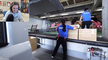 xQc reacts to Day in the Life of a Japanese Delivery Worker