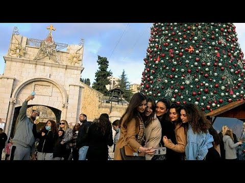 شاهد مدينة الناصرة تتحول لملاذ للسياحة الداخلية في إسرائيل مع انتشار المتحورة أوميكرون