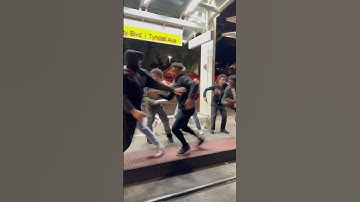 When black people see other black people running 🏃🏾 😂 #trending #comedy #viral #funny #jokes