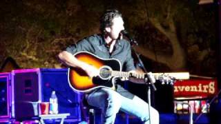 Blake Shelton - Free Credit Report.com