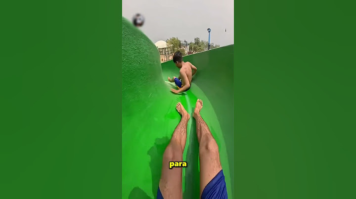 These two boys did something very wrong at the water park 🤯