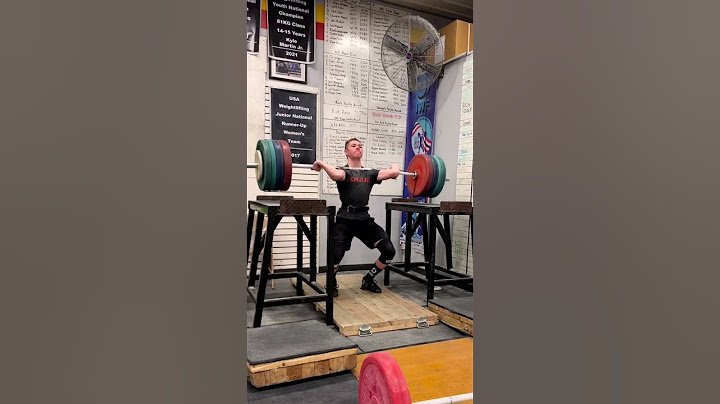 he shouldn't be able to lift that... #shorts