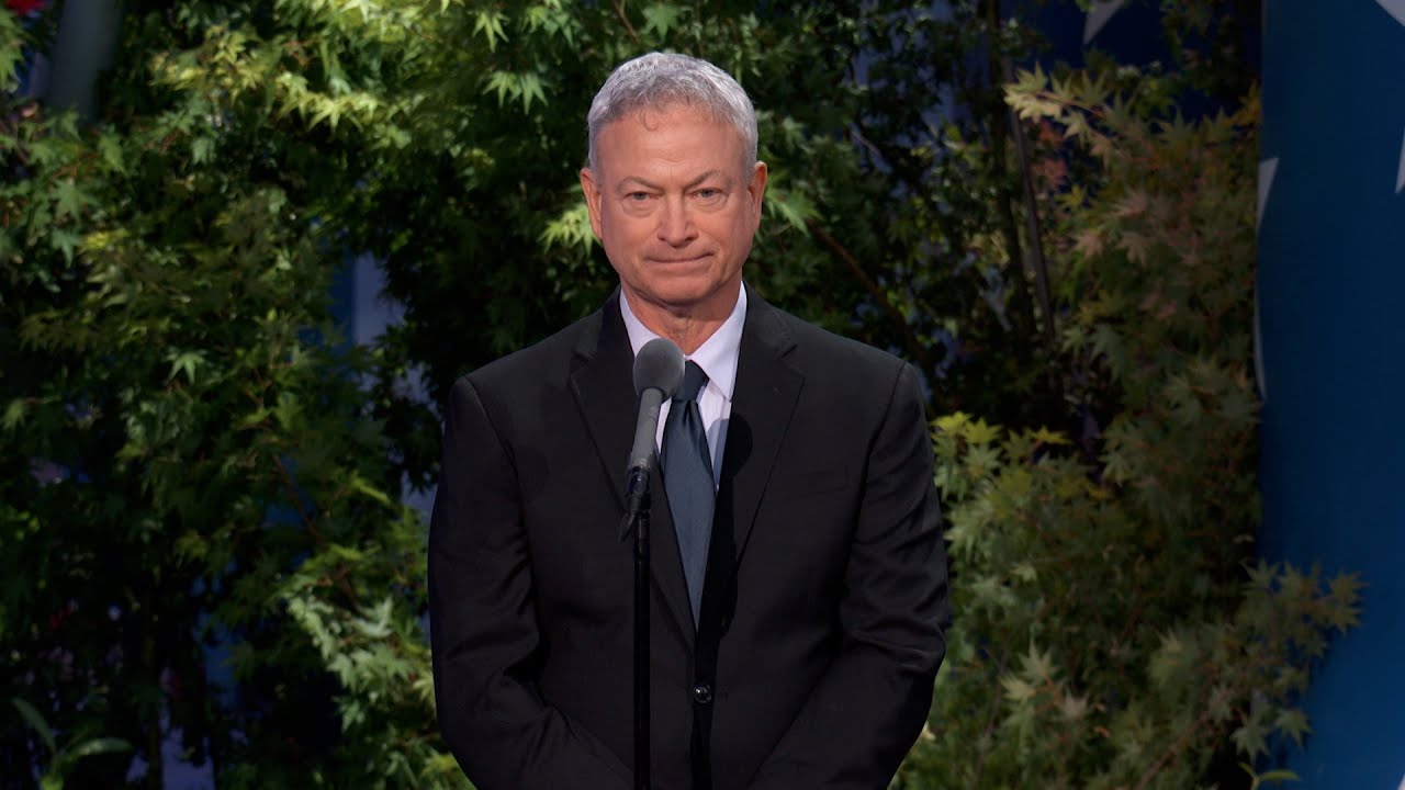 Gary Sinise Pays Tribute to Vietnam War Veterans - YouTube