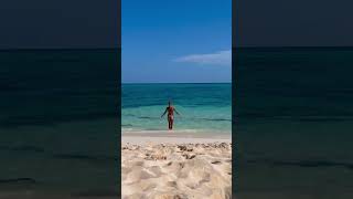 The waters in Bahamas 😍🥹 #travelvlog #digitalnomad #ocean #women