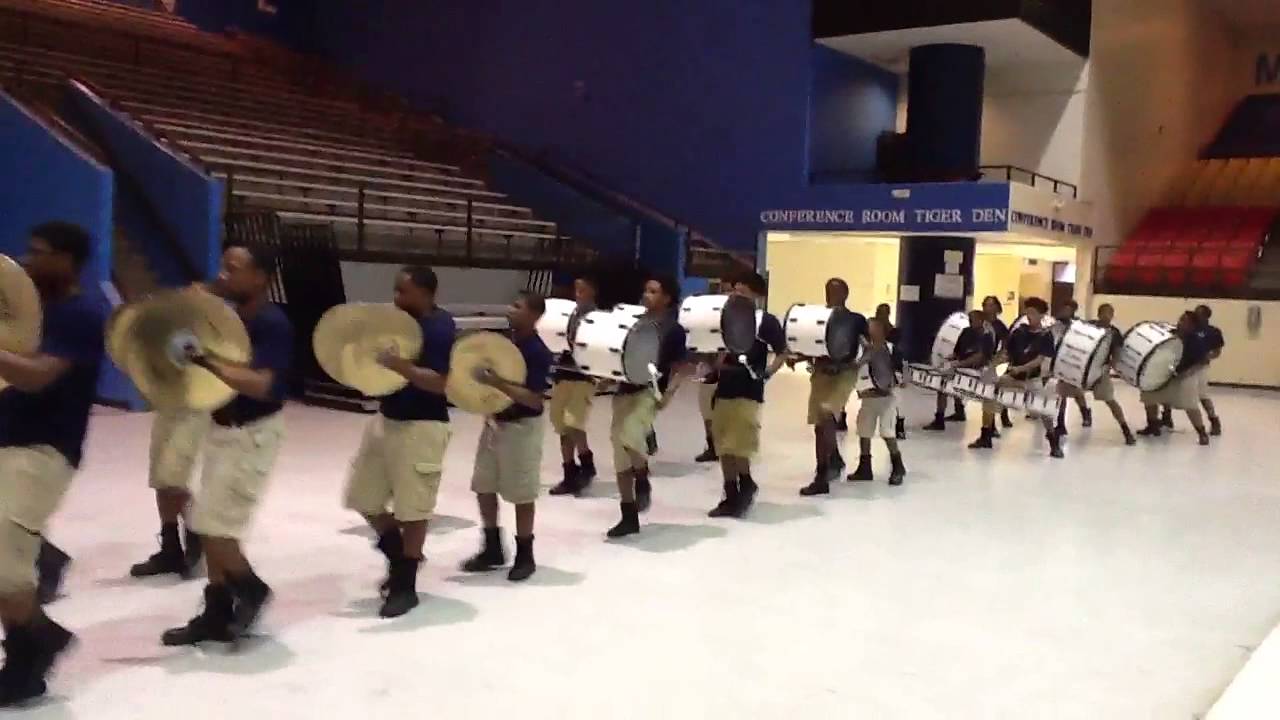 Guarda BT 2 - The Master's Touch All-Star Drumline su YouTube Guarda BT 2 - The Master's Touch All-Star Drumline su YouTube