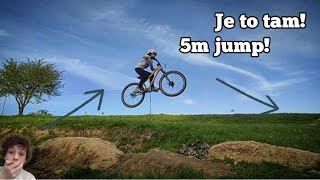 5 metrů jump na Motokrose. skočil jsem to? #mtb #enduro #dirtjump