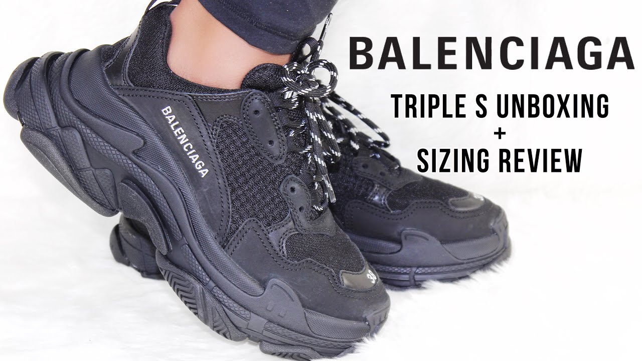 Udsøgt peregrination opdagelse Balenciaga Triple S Sneaker Unboxing |First Impressions|Sizing +On Foot -  YouTube